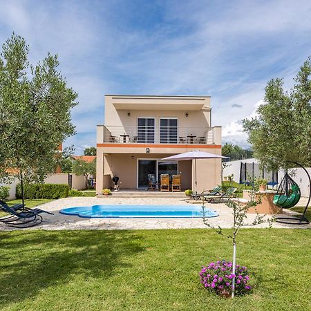 Villa Sunny Olive Peroj Exterior photo