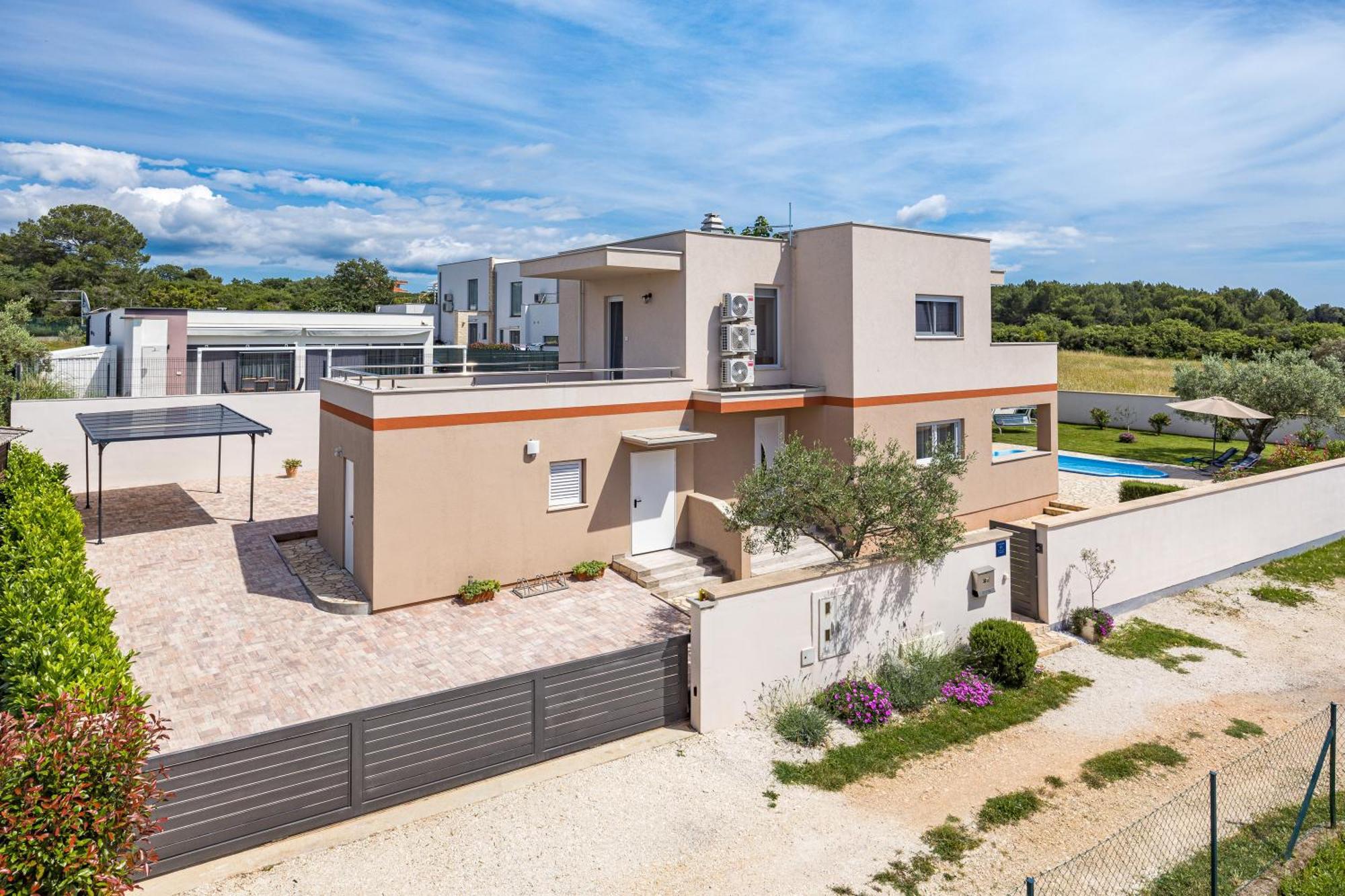 Villa Sunny Olive Peroj Exterior photo